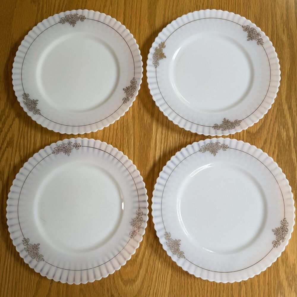 4 Vintage MACBETH EVANS Plates Monax Petalware Salad ,Dessert Plate 8”